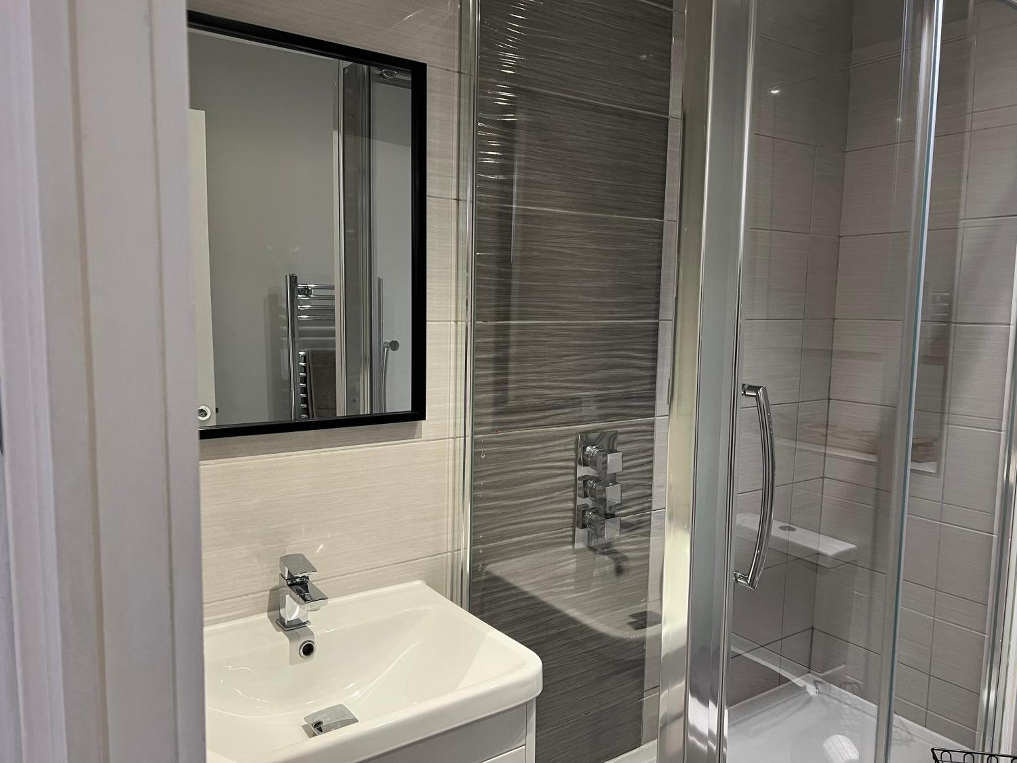 דירות הרן ביי Broadway Retreat With Free Parking מראה חיצוני תמונה